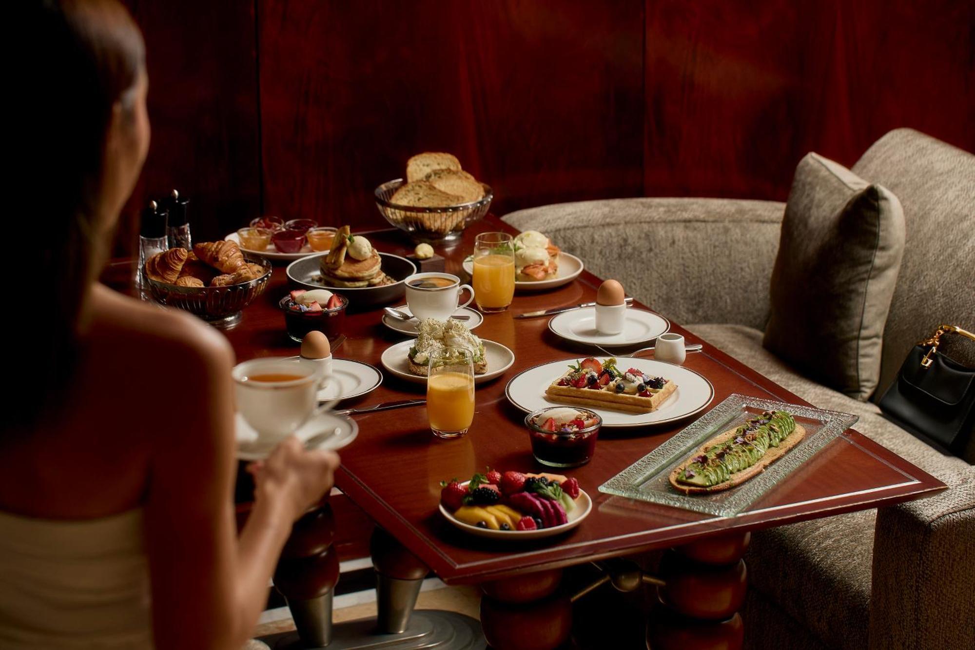 Hotel Park Hyatt Melbourne Exteriér fotografie Breakfast at the Mandarin Oriental, Hong Kong