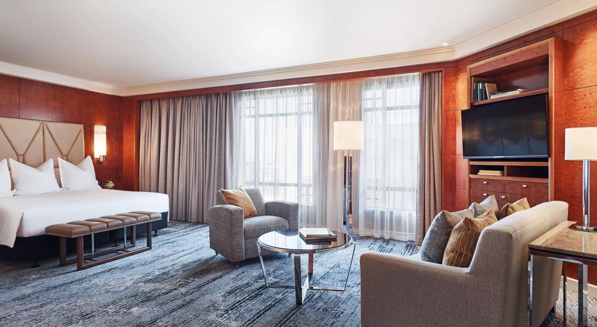 Hotel Park Hyatt Melbourne Exteriér fotografie A suite at the Conrad London St. George's Wharf