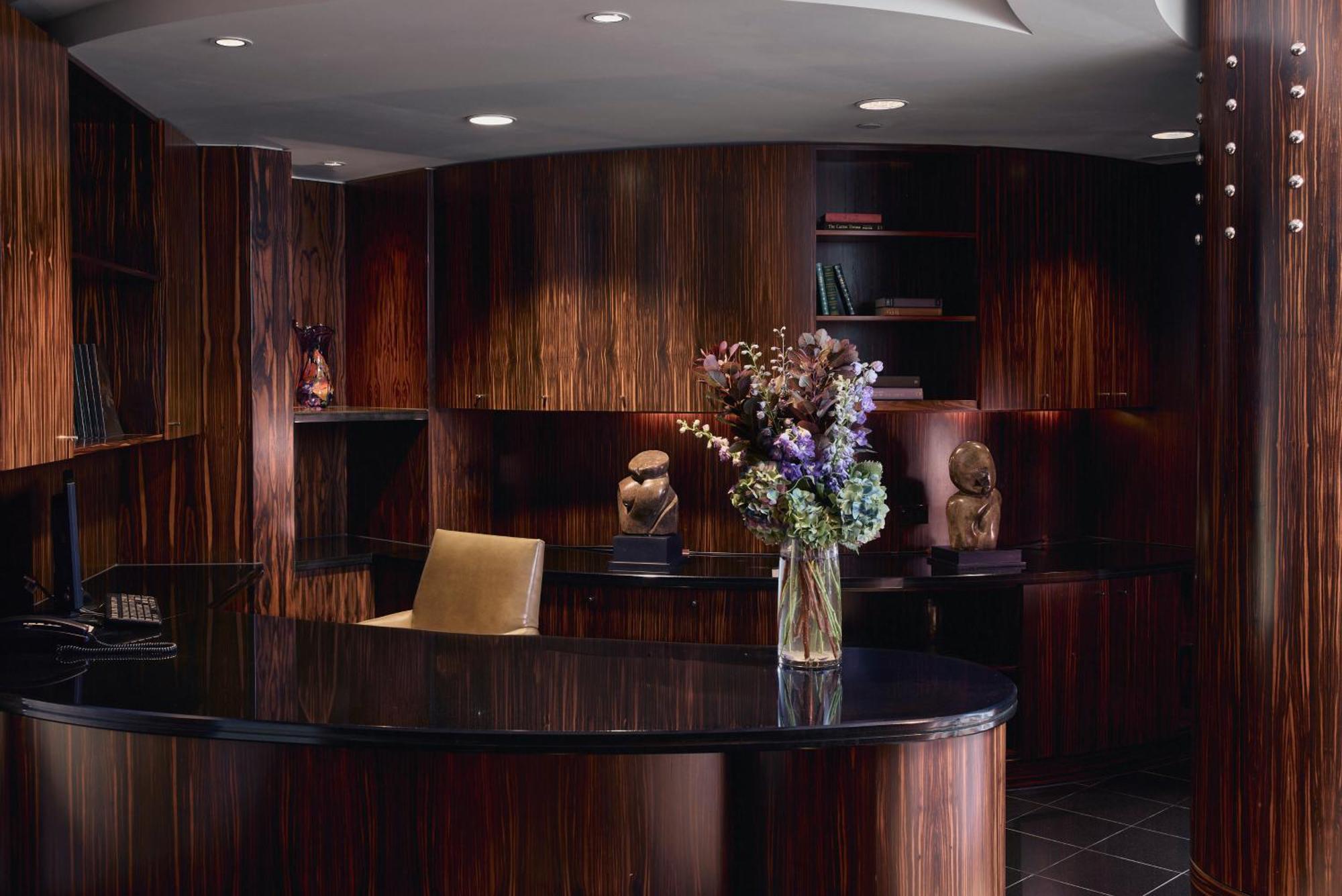 Hotel Park Hyatt Melbourne Exteriér fotografie The reception desk at the hotel